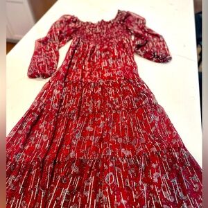 Dillards a Loves a woman’s dress. Size large. Beautiful holiday dress!